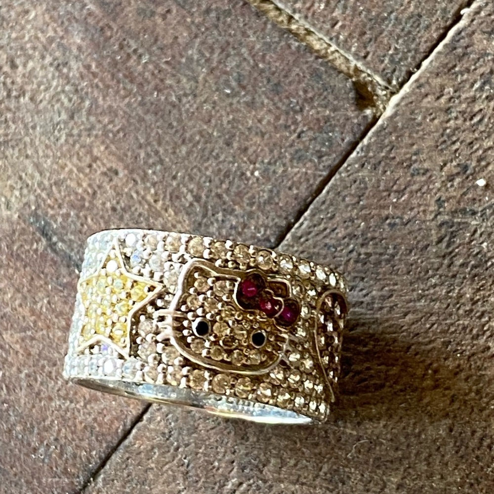 Hello Kitty Sparkling Gold and Silver Ring